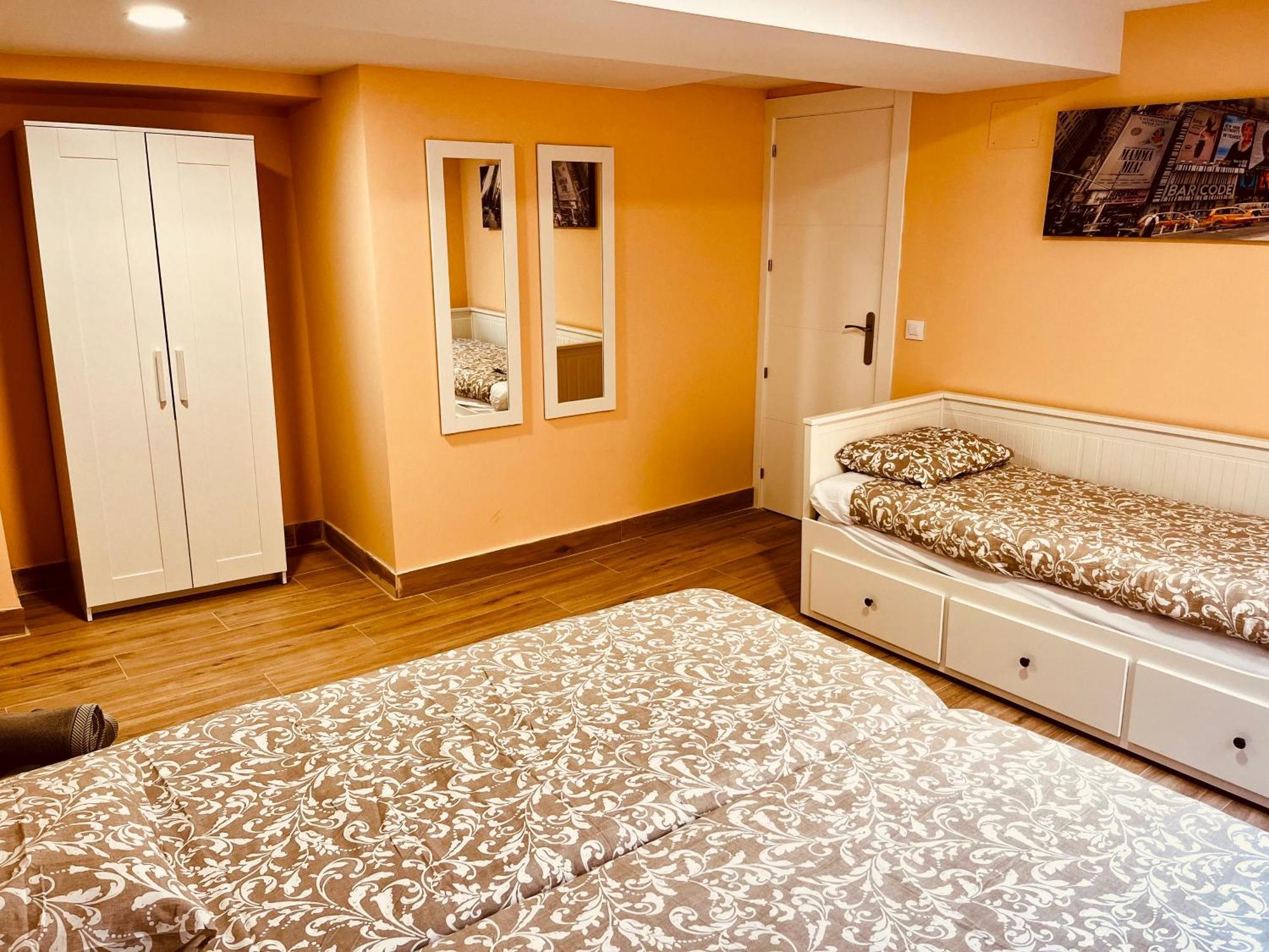 Apartamentos San Nicolas ログローニョ エクステリア 写真